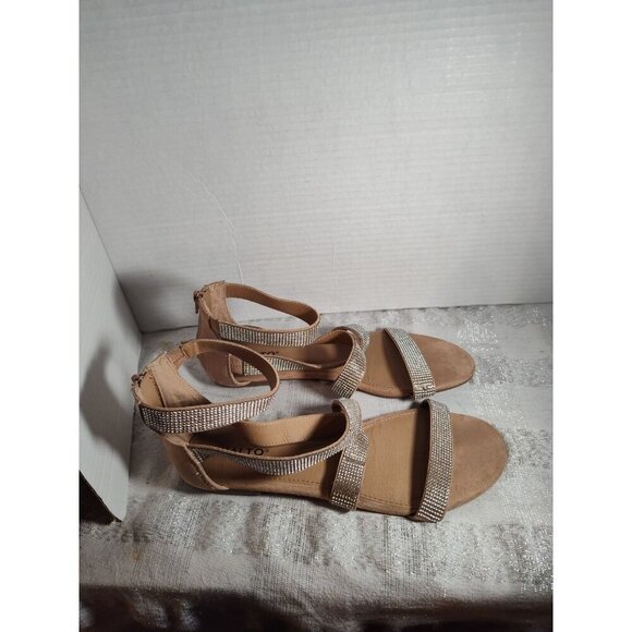 Rialto Tan Rhinestone Criss Cross Back Zip Sandals Size 9M EUC! Comfy Summer - Picture 3 of 9